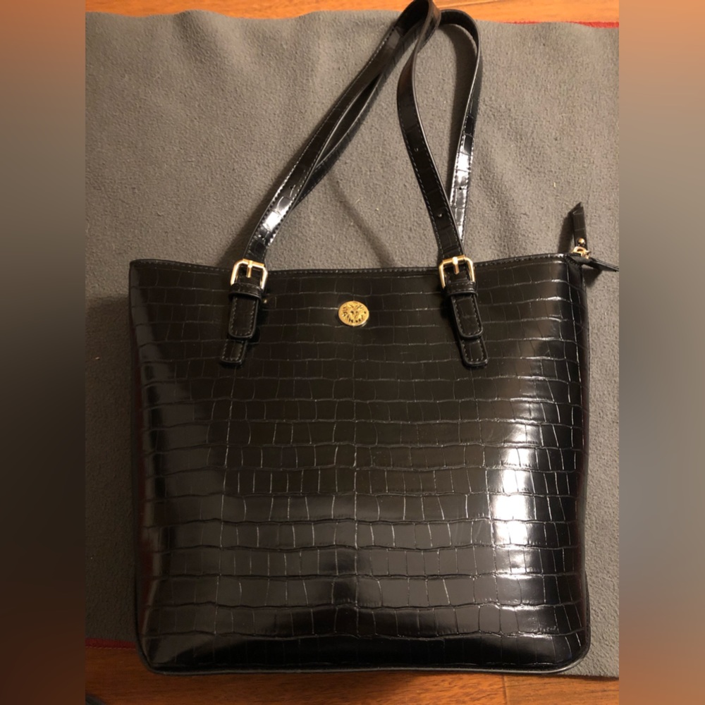 Anne Klein black textured pocketbook